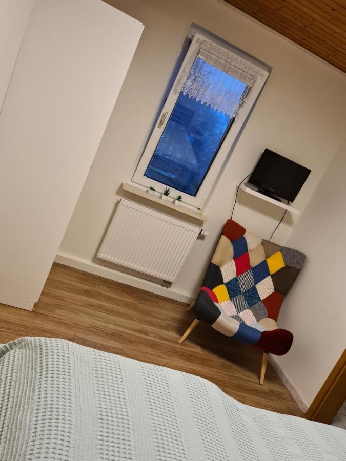 Apartment Schoenes Doppelzimmer Mit Kueche Und Badezimmer Elgersburg